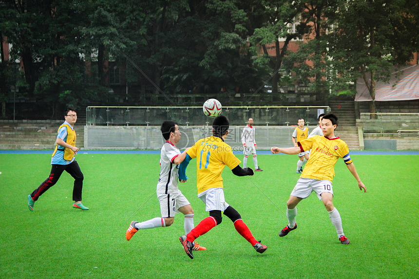 或强迫在前 或强迫在前